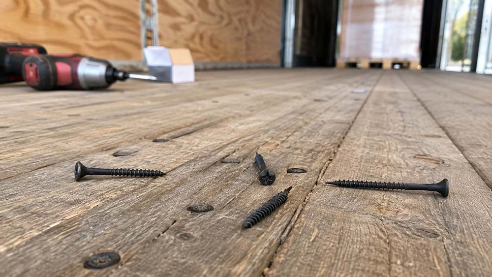 You are currently viewing Floorboard Screws: Built for the Tough Demands of Truck and Trailer Flooring